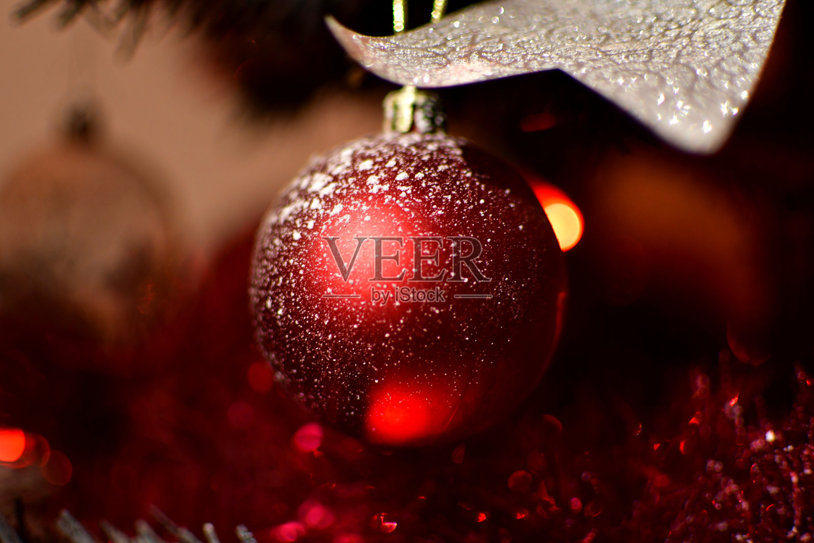 红色圣诞球照片摄影图片