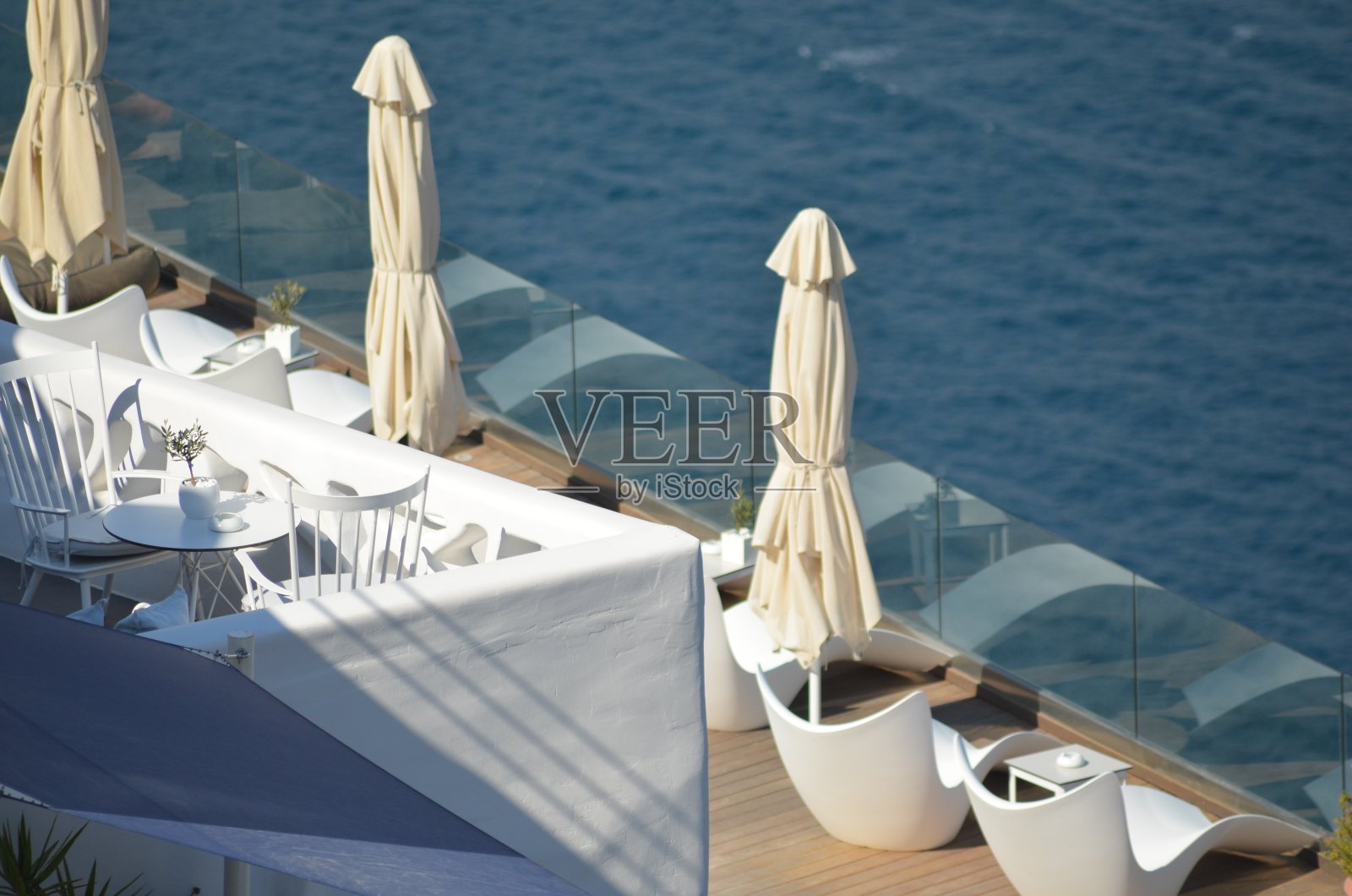 圣托里尼岛的阳台景色照片摄影图片