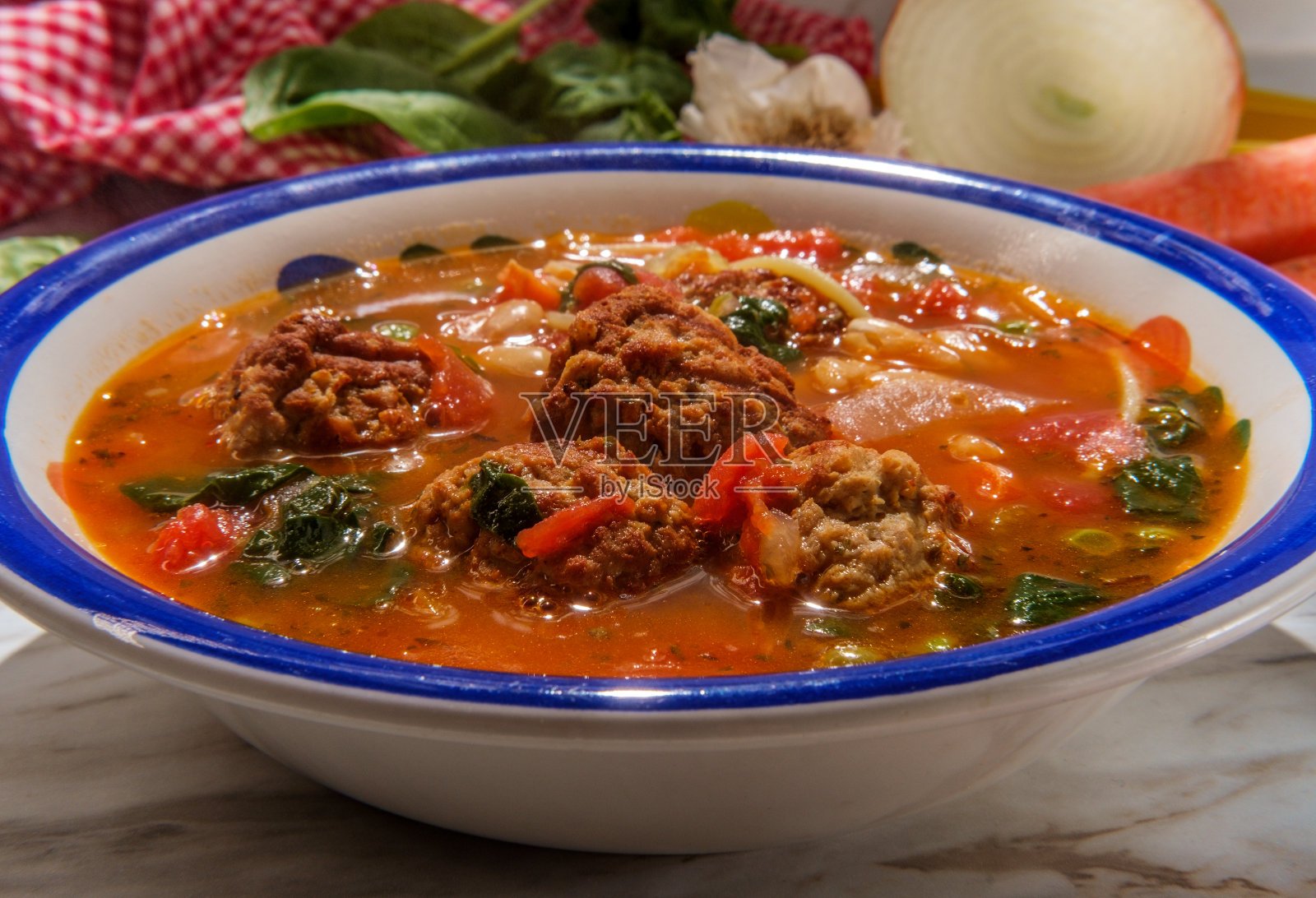 意大利肉丸汤照片摄影图片