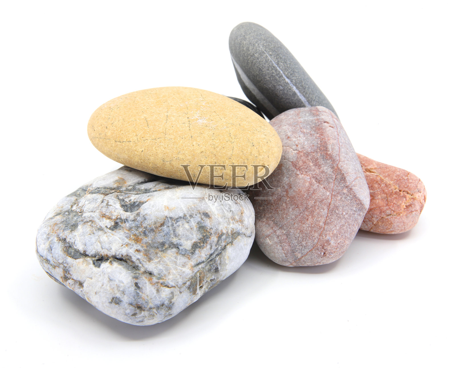 白色背景上装饰性的彩色石头照片摄影图片