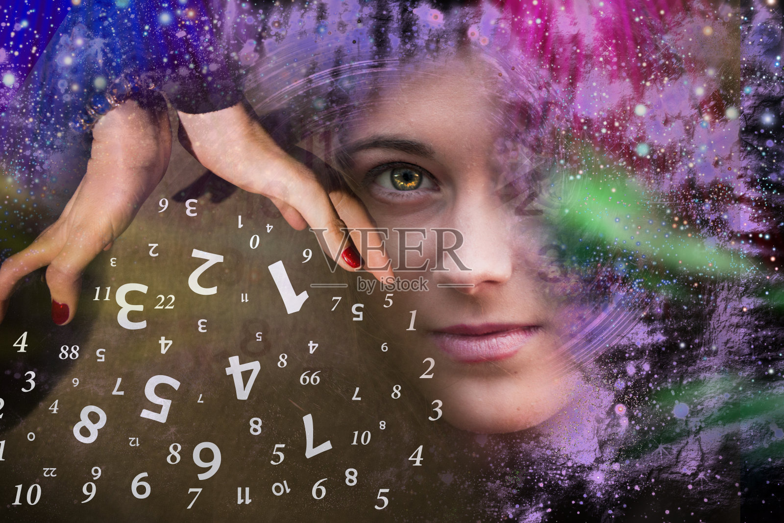 女孩的脸和从手中飞出的数字,数字命理学照片摄影图片