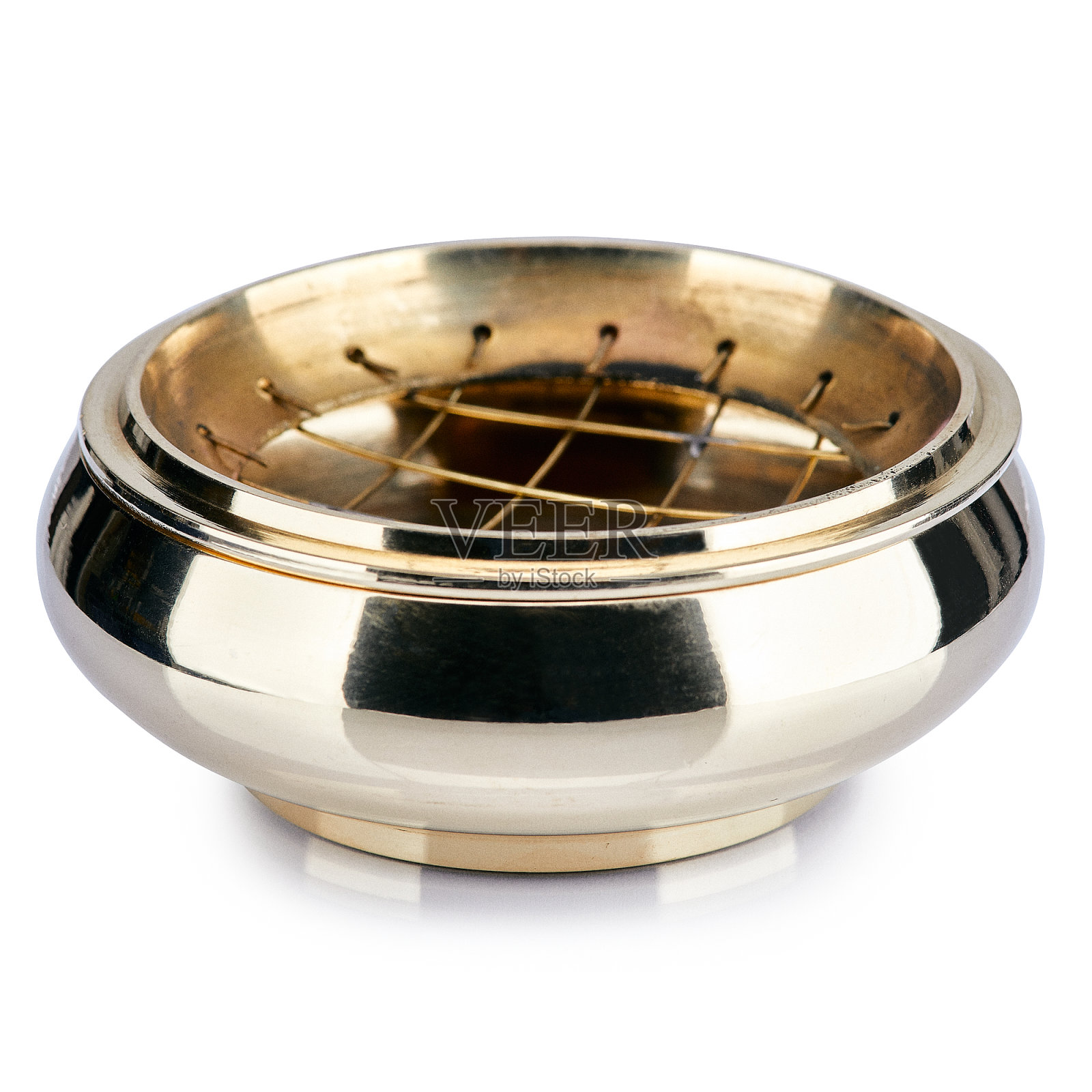 白色背景上的铜仪式性棕色照片摄影图片