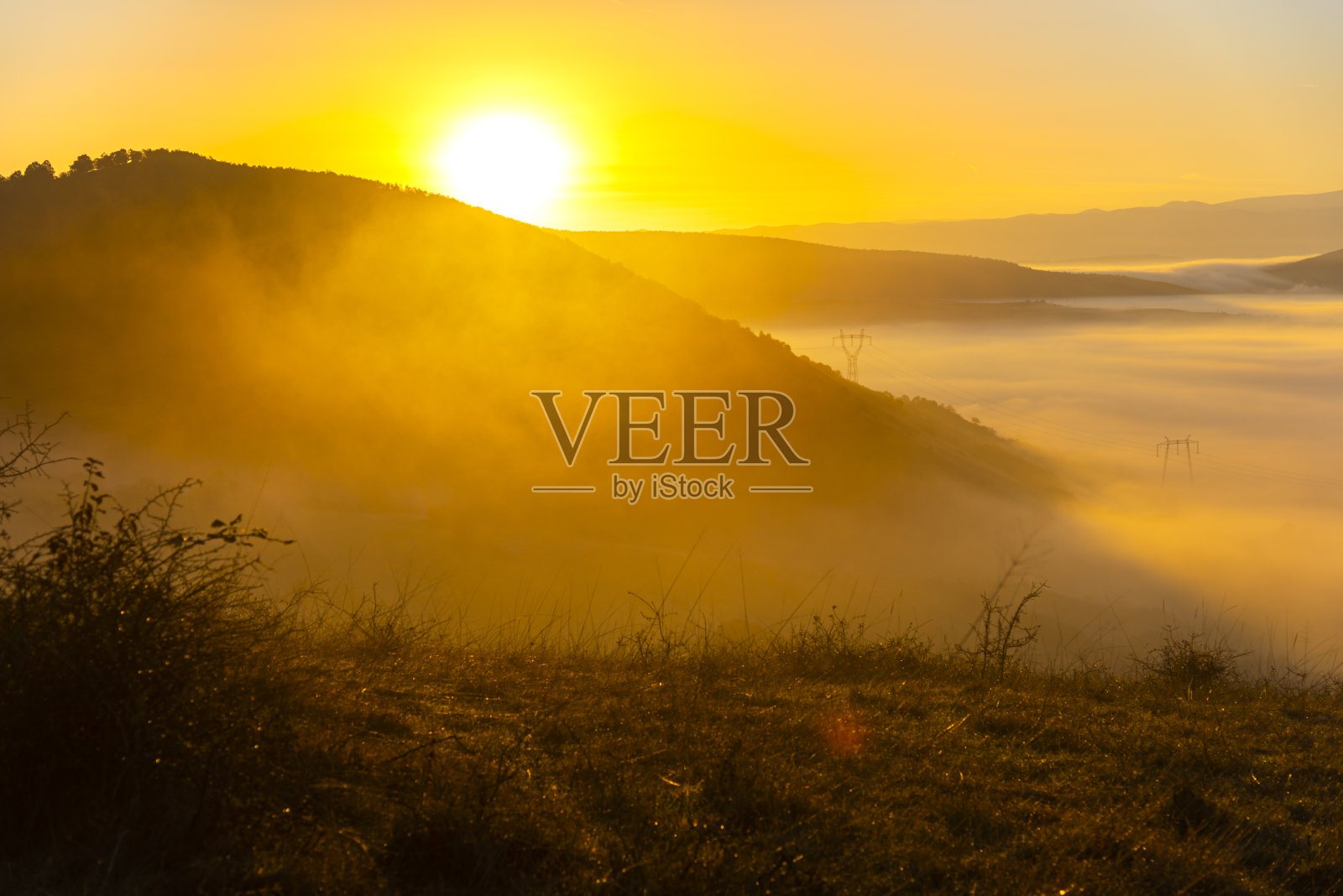 罗马尼亚蒂瓦城堡附近的风景照片摄影图片