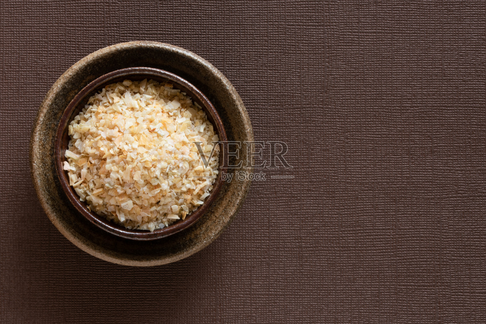 碗里的洋葱末照片摄影图片