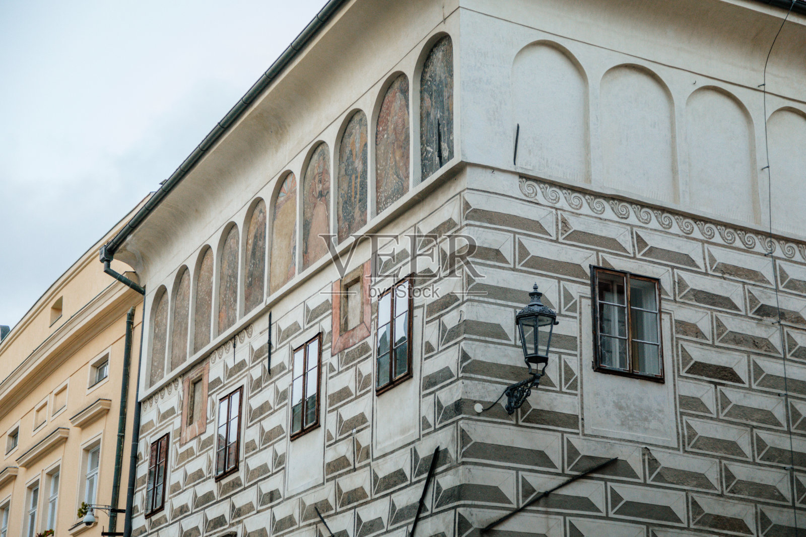 2020年9月26日,捷克共和国南波西米亚Cesky Krumlov中心的文艺复兴历史建筑照片摄影图片