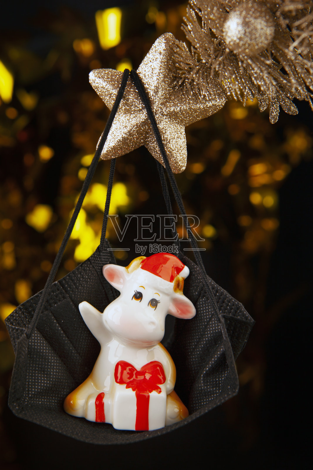 新年玩具面具暗背景图像照片摄影图片