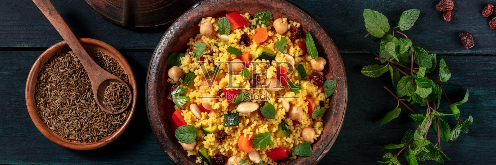 全套蒸粗麦粉,上一张照片摄影图片