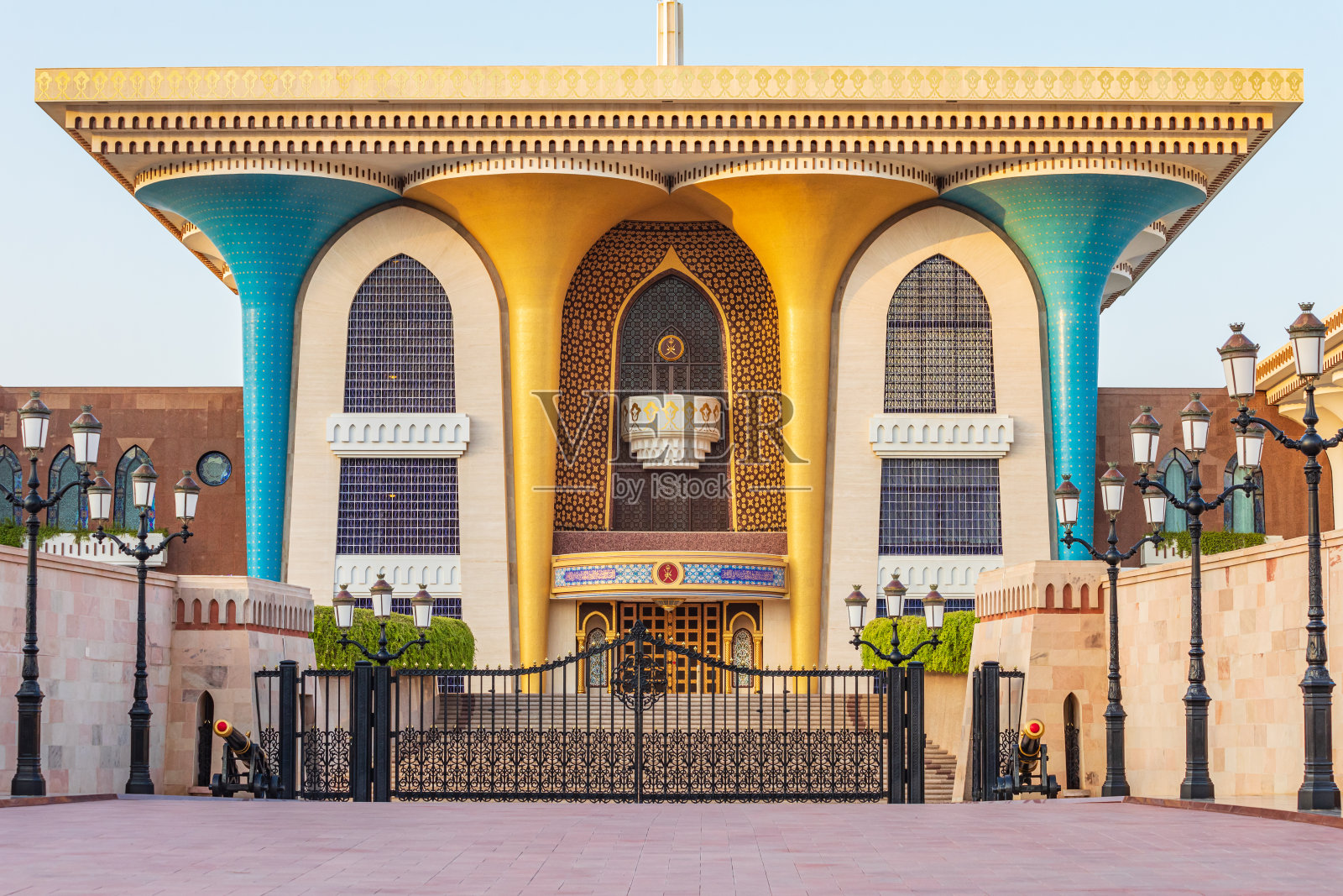 马斯喀特的阿拉姆宫。照片摄影图片