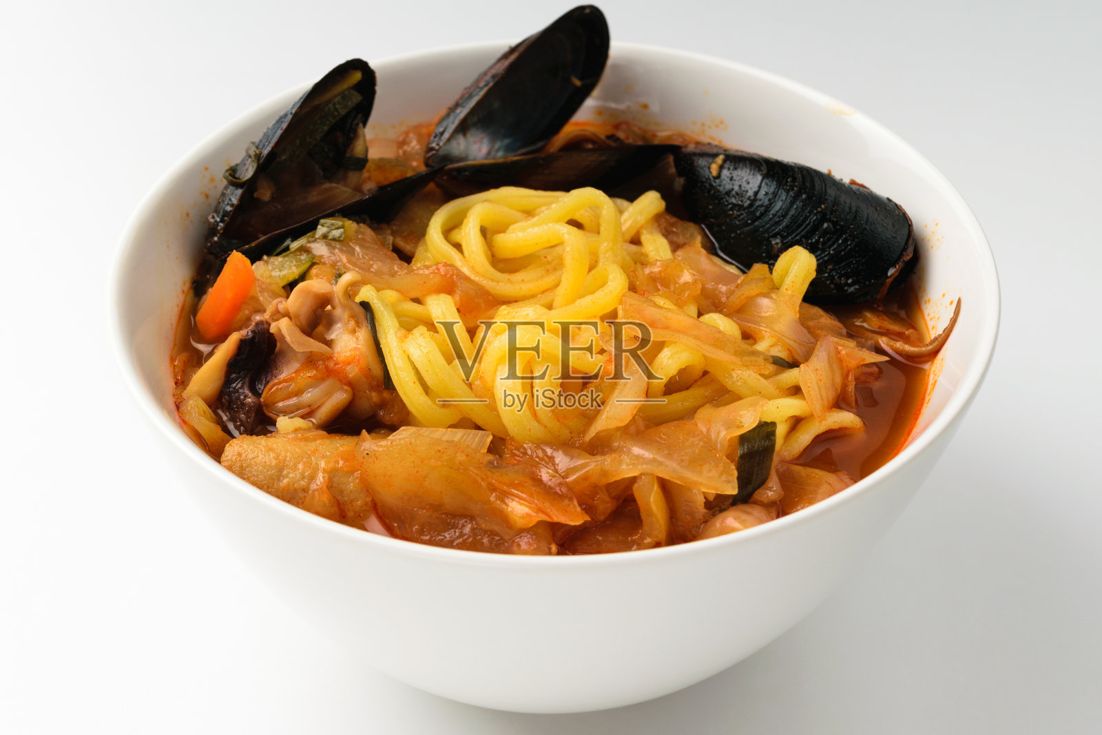 香辣海鲜面条照片摄影图片