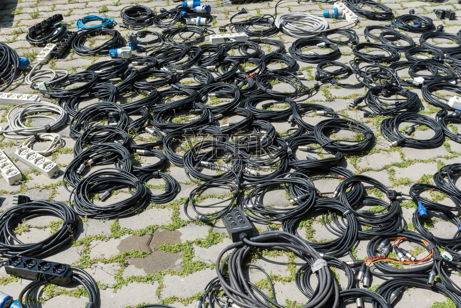 舞台设备放在地板上照片摄影图片