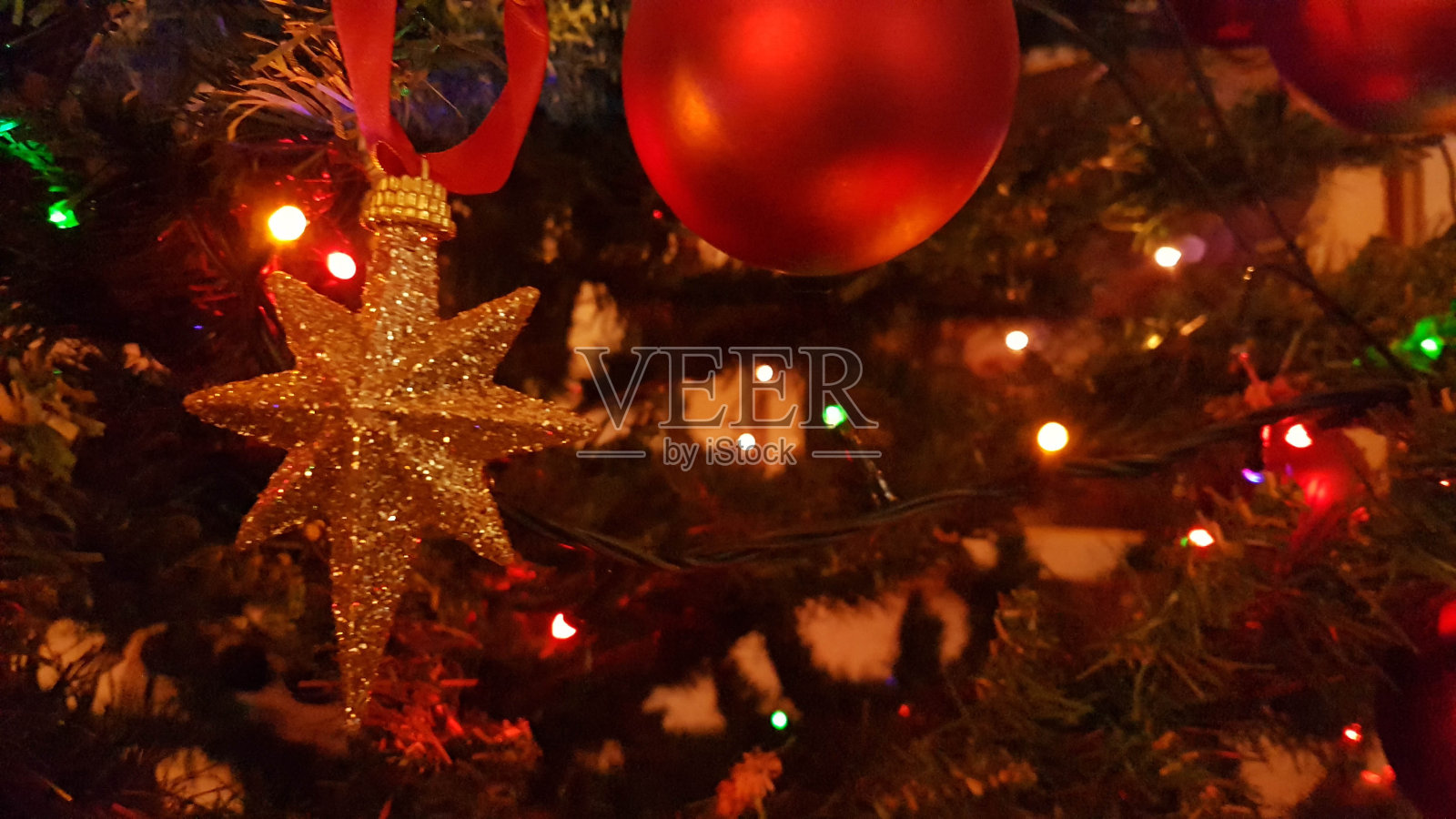 圣诞树装饰星球圣诞背景灯照片摄影图片