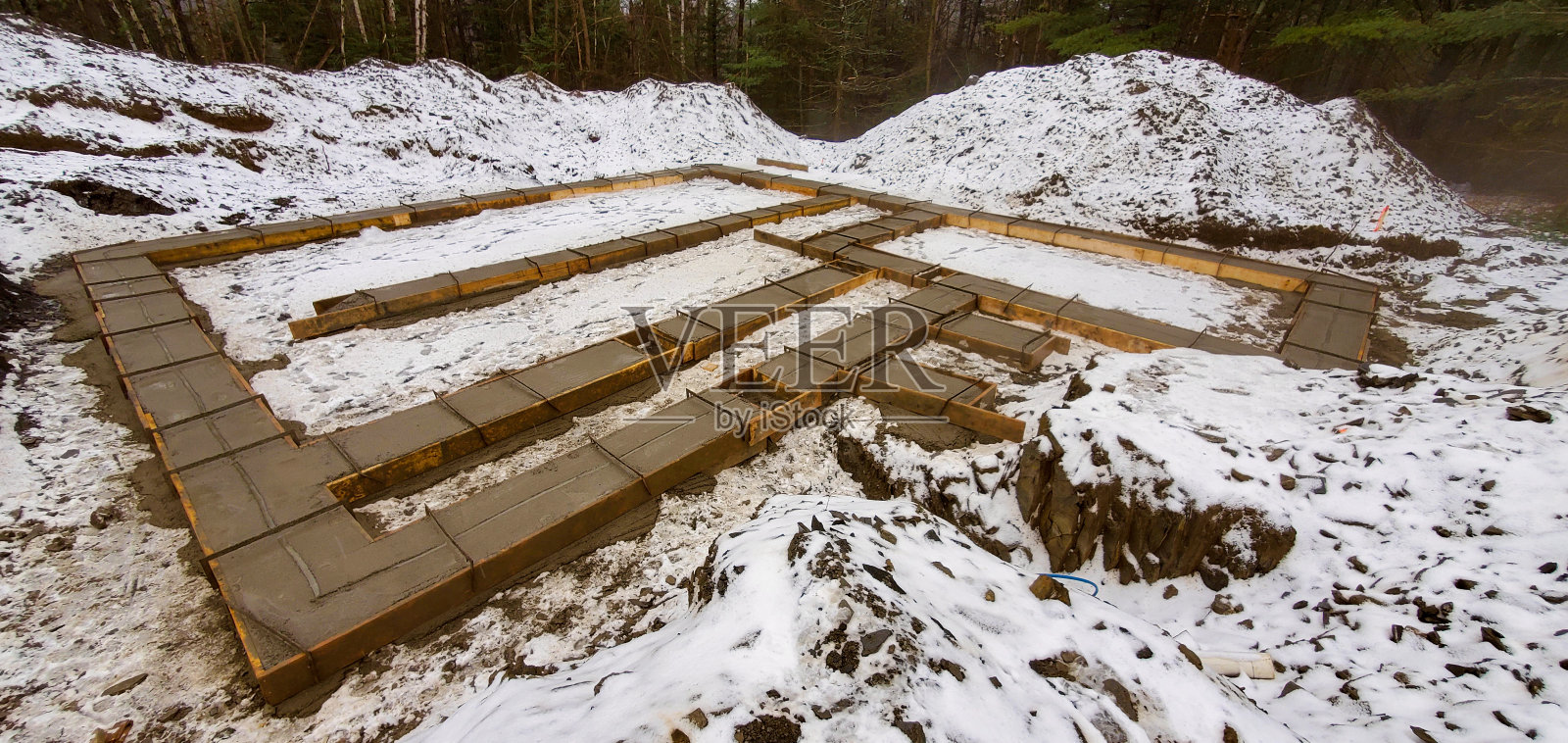 正在建造的新房子的地基照片摄影图片