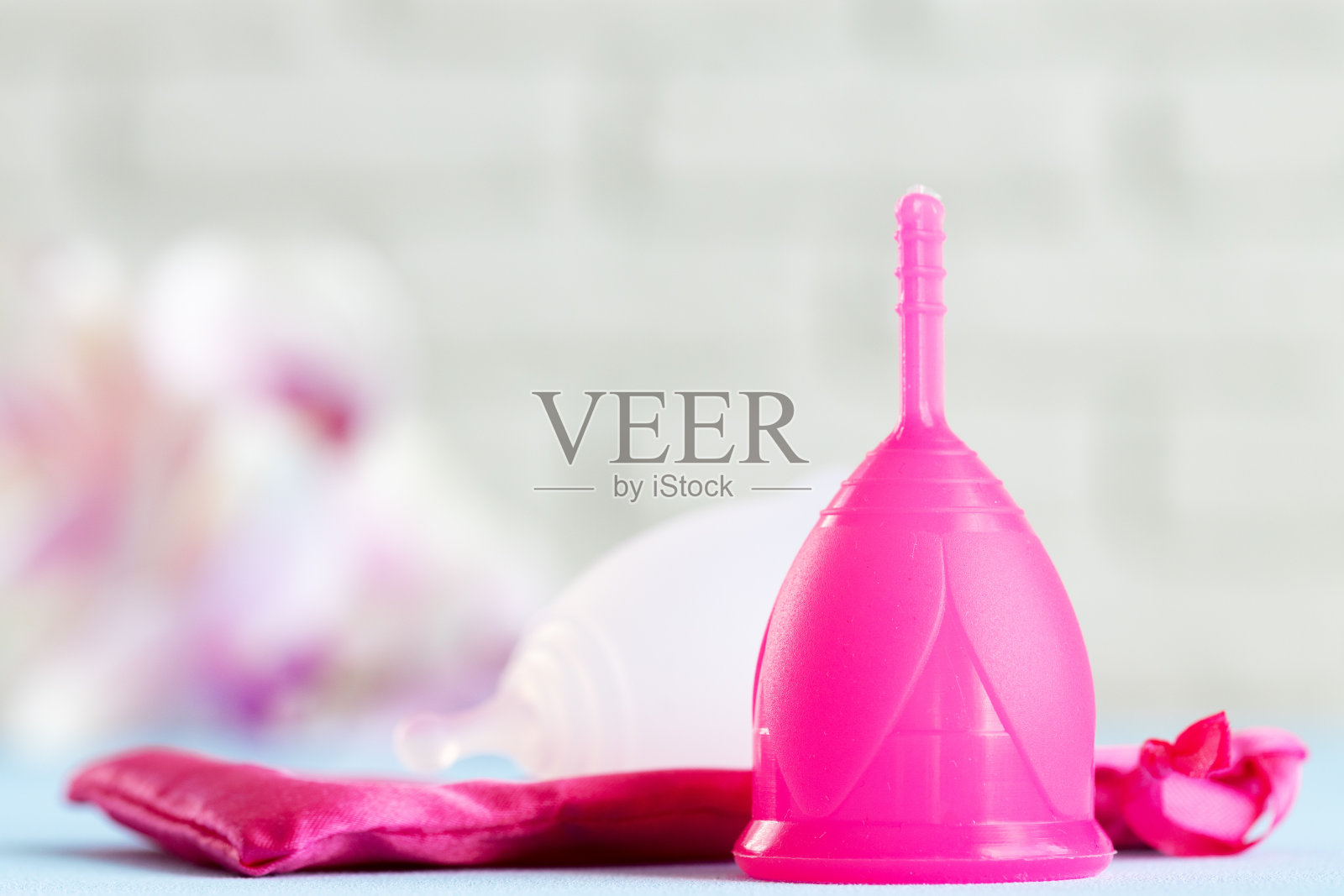 月经杯和它的情况接近照片摄影图片