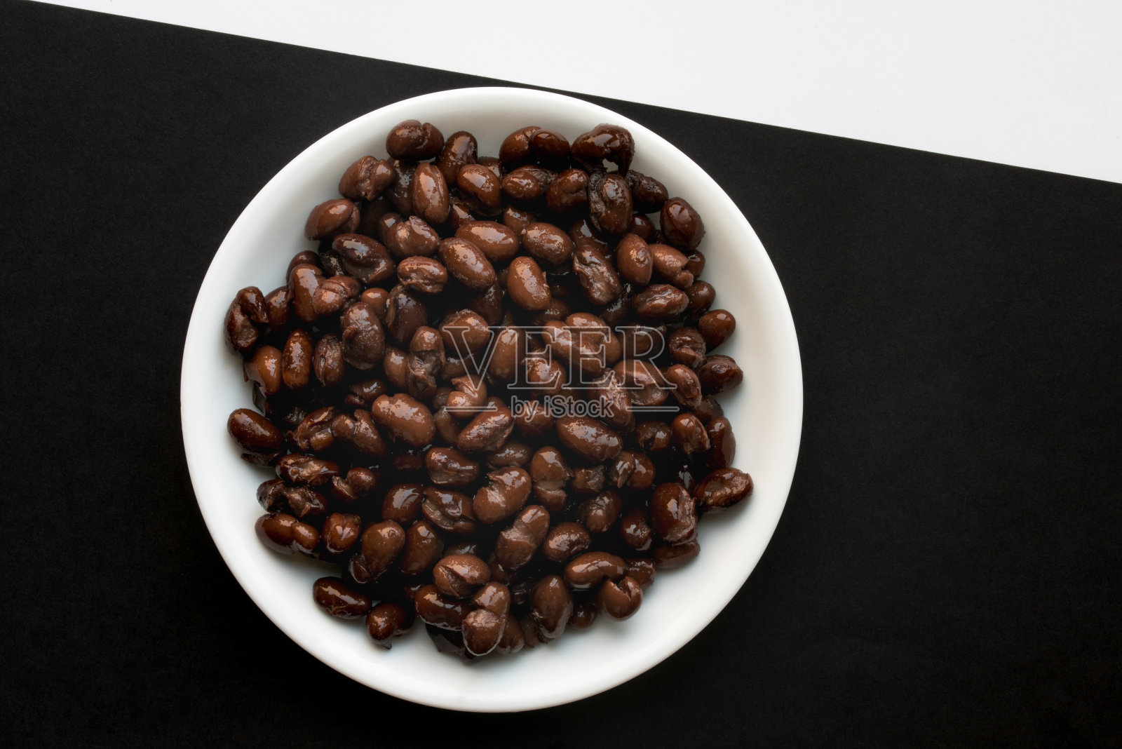 蓝色黑豆煮照片摄影图片