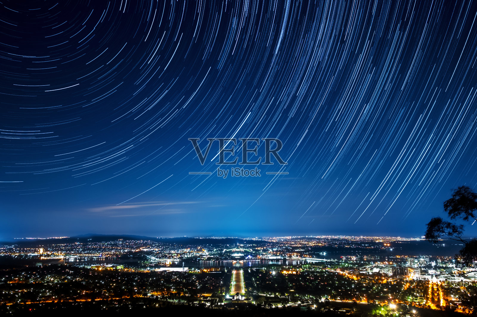 澳大利亚堪培拉上空的星迹照片摄影图片