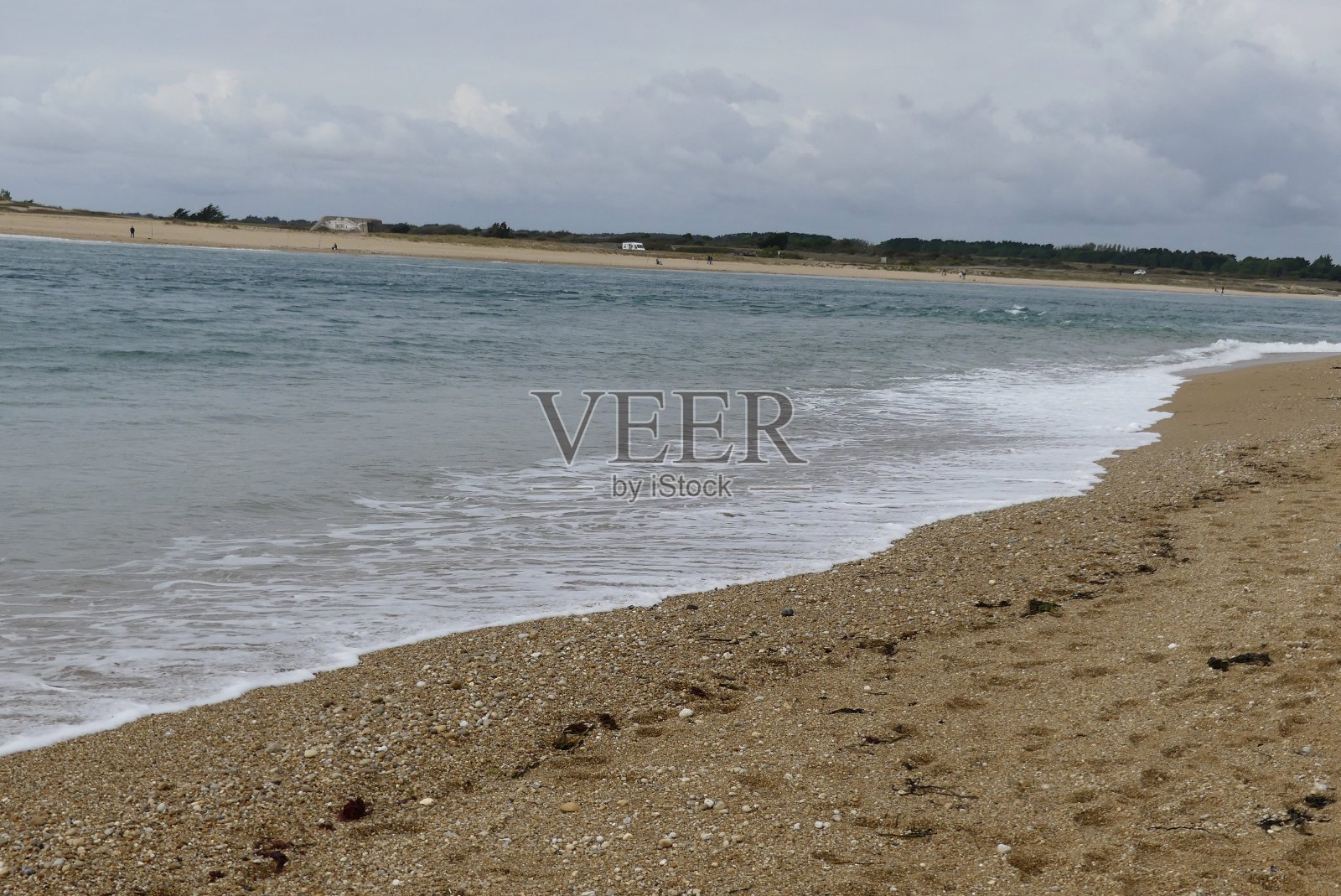 伊特尔河口和海浪照片摄影图片