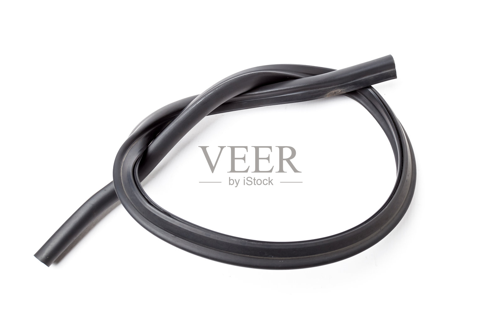 卷筒黑色橡胶密封胶用于车身、车门或后备箱等部件,用于隔音、隔热和隔音,防止汽车内部热量流失。车间维修用密封垫片。照片摄影图片