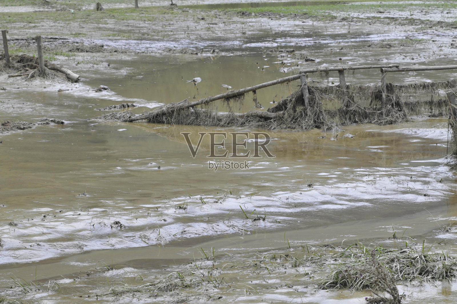 被洪水淹没的农村地区照片摄影图片
