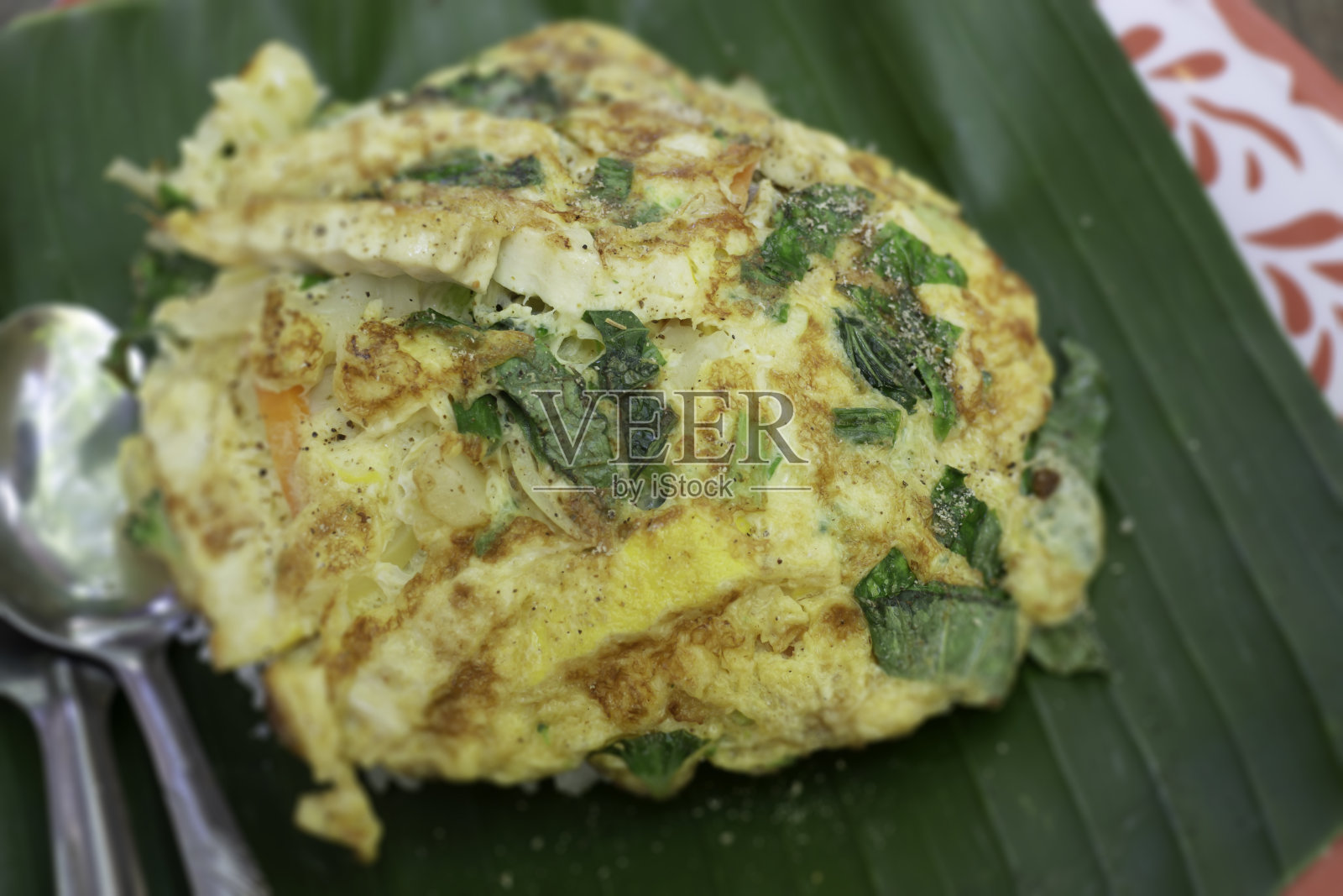 素菜煎蛋卷饭照片摄影图片