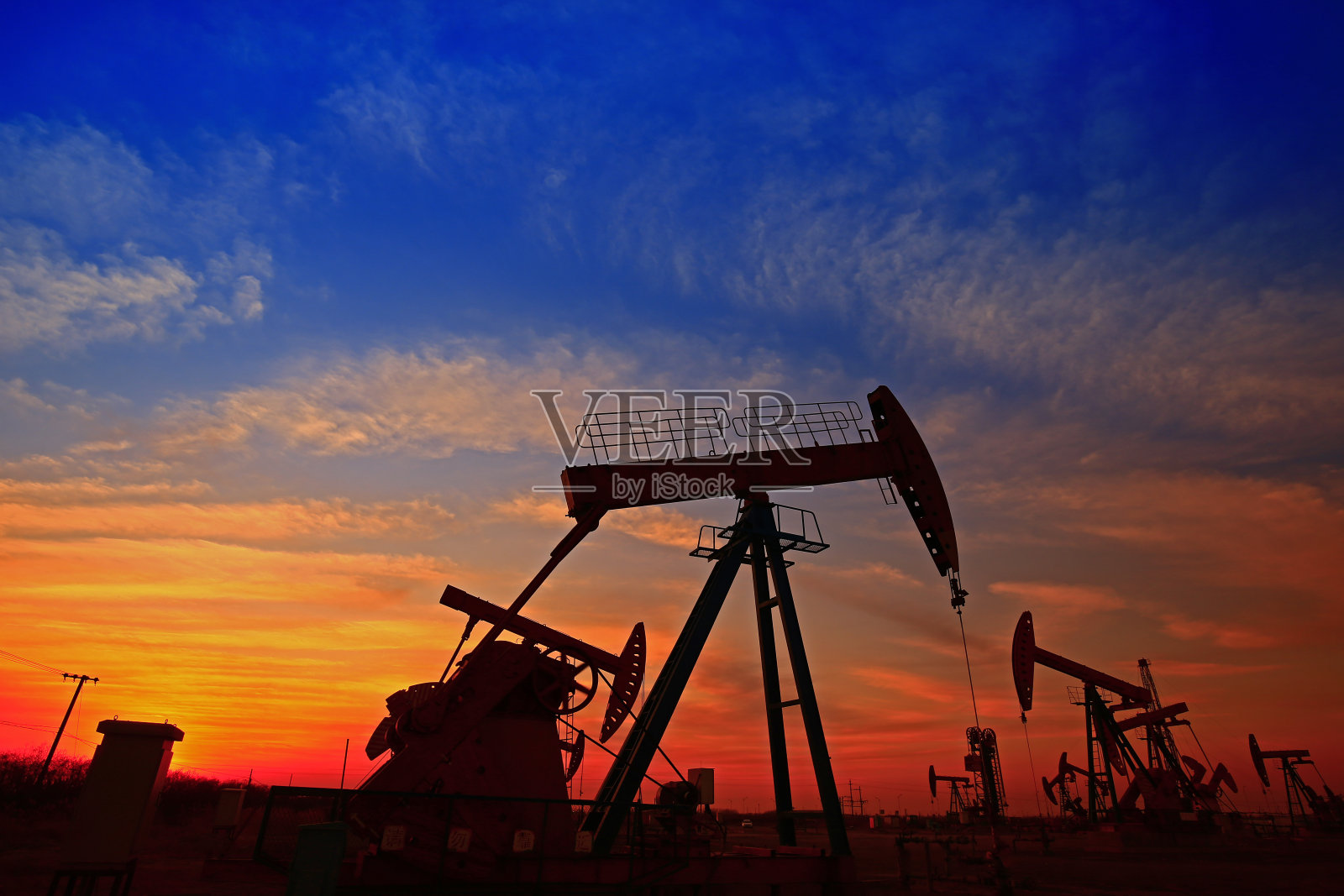 油泵、工业设备照片摄影图片