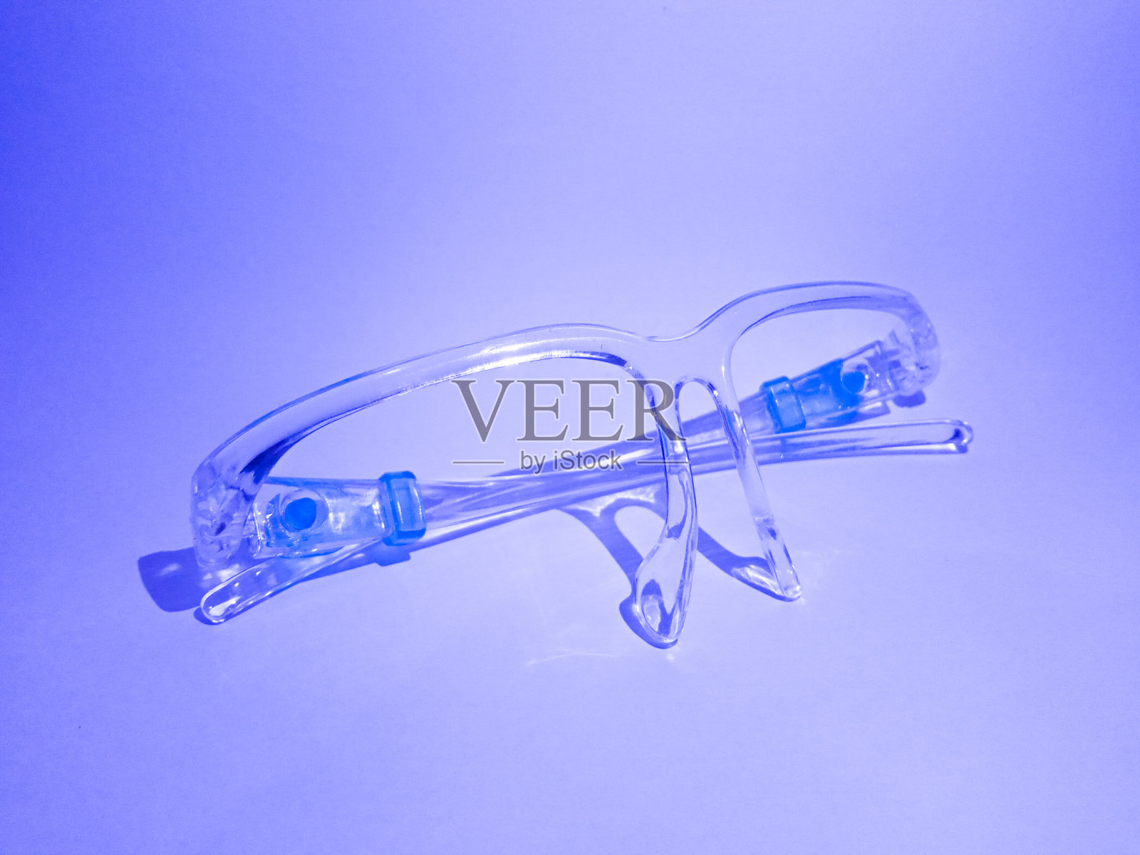 蓝色透明的眼镜照片摄影图片