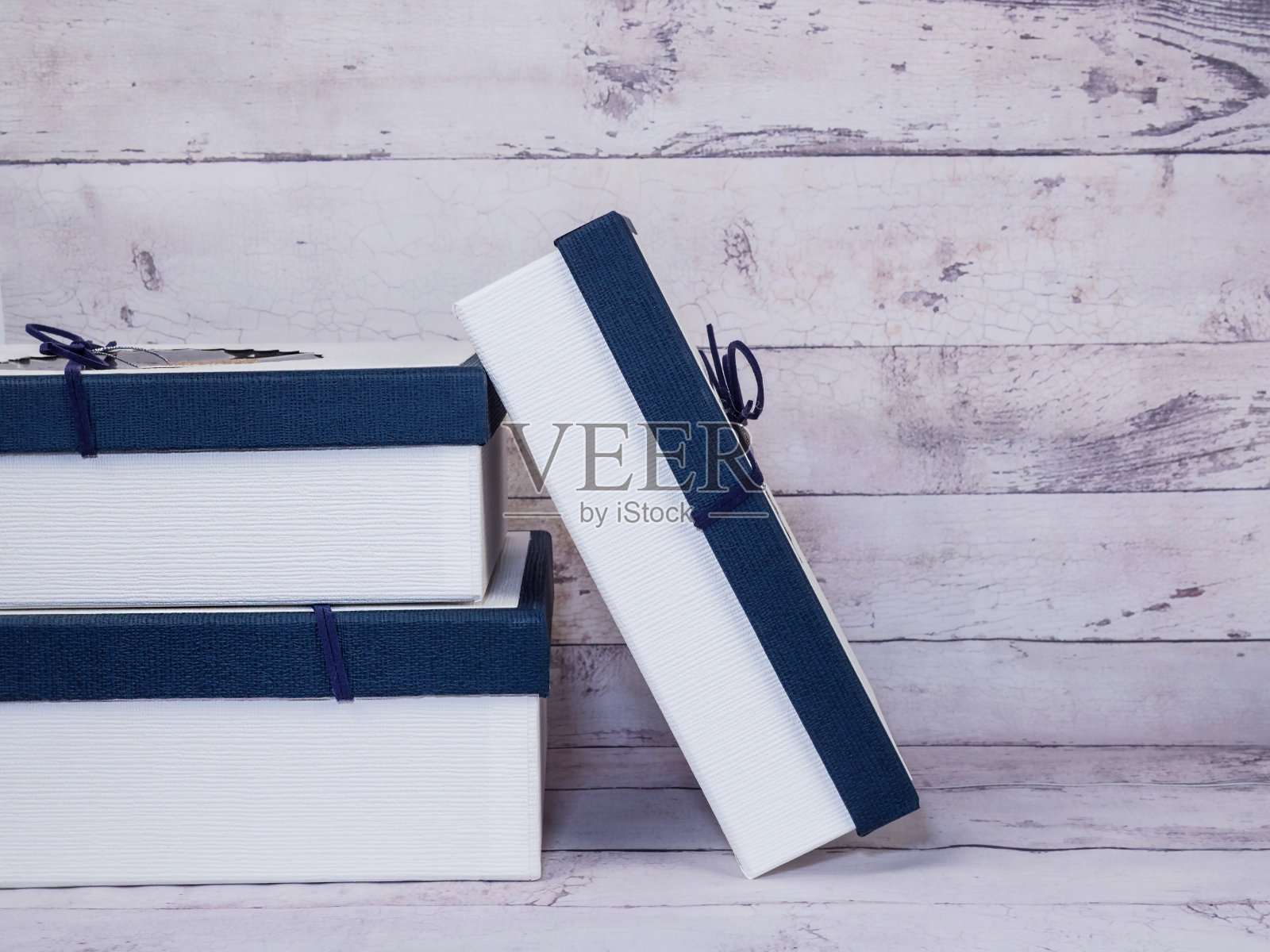 假日盒子。节日包装。背景和纹理。照片摄影图片