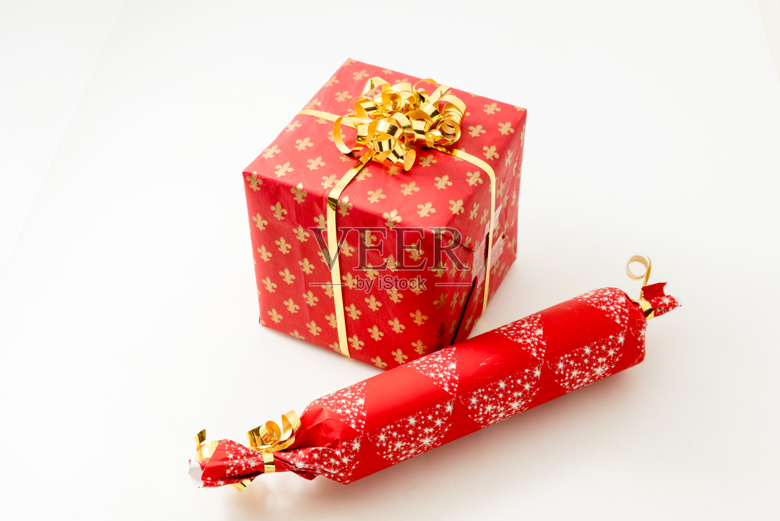 白色背景的圣诞礼物照片摄影图片