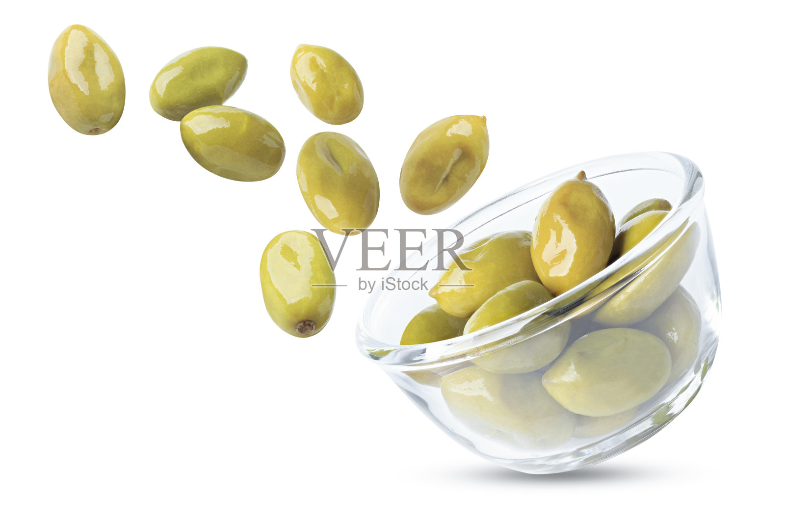 橄榄蝇在透明的碗白色孤立与修剪路径照片摄影图片