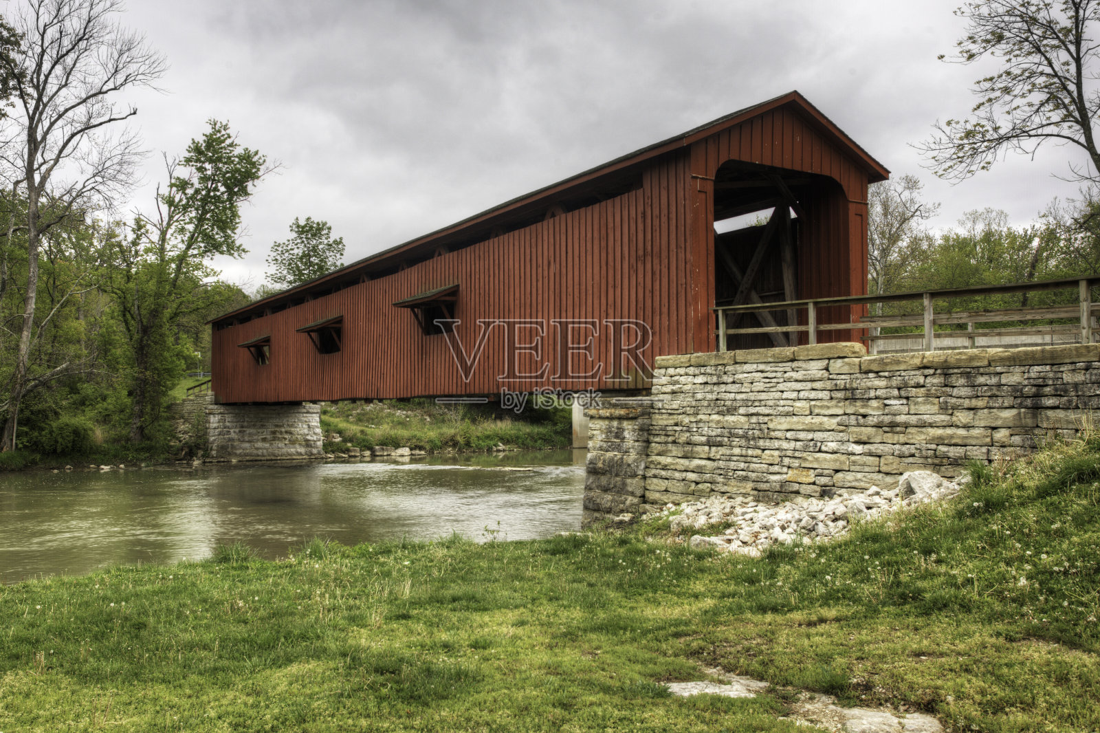 美国印第安纳州的大瀑布盖桥照片摄影图片