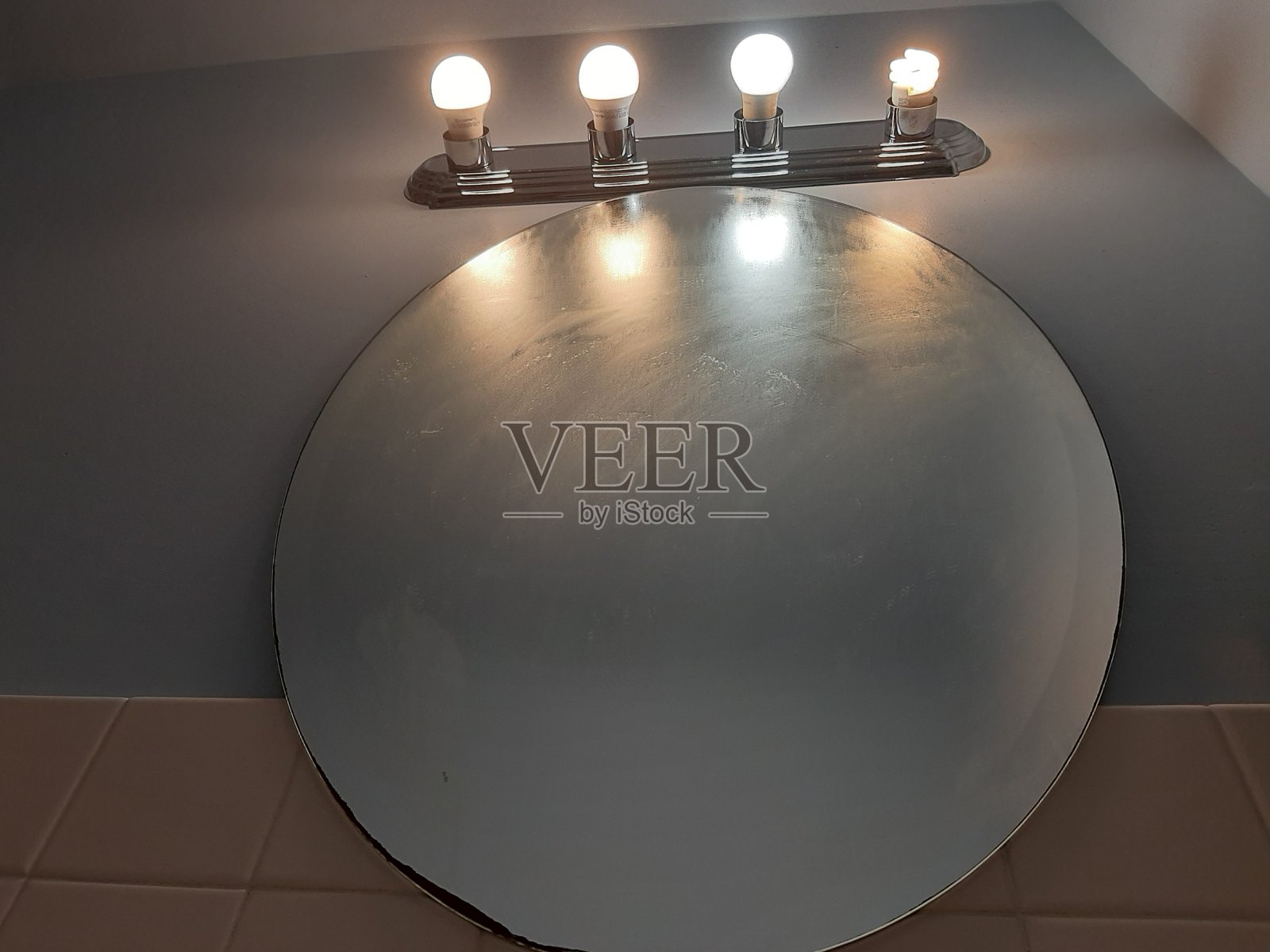 闪闪发光的镜子照片摄影图片