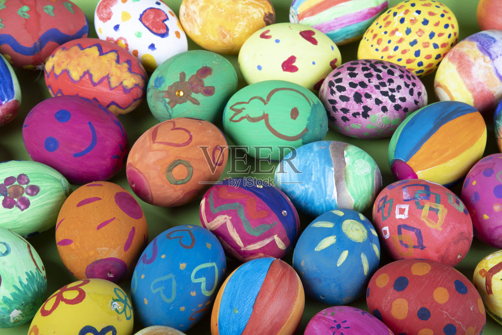 绘制彩蛋作为复活节背景照片摄影图片