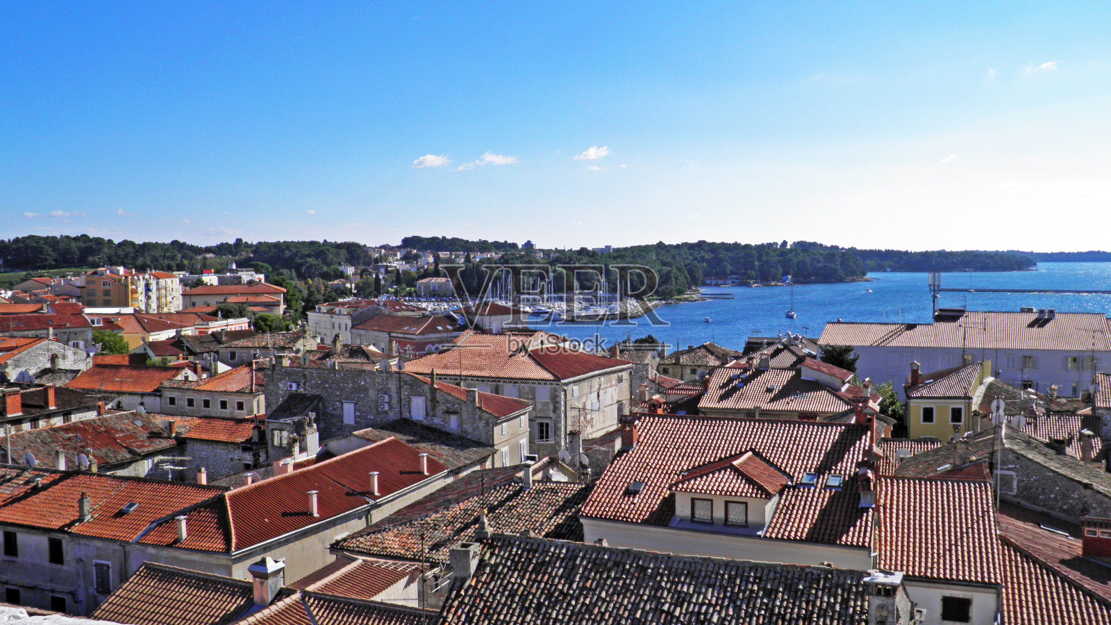 克罗地亚伊斯特里亚Euphrasian Basilica钟楼上的Porec古城全景图(panorama ski pogled na staru gradsku jezgru Poreca sa Eufrazijeve bazilike -伊斯特拉,赫瓦茨卡)照片摄影图片