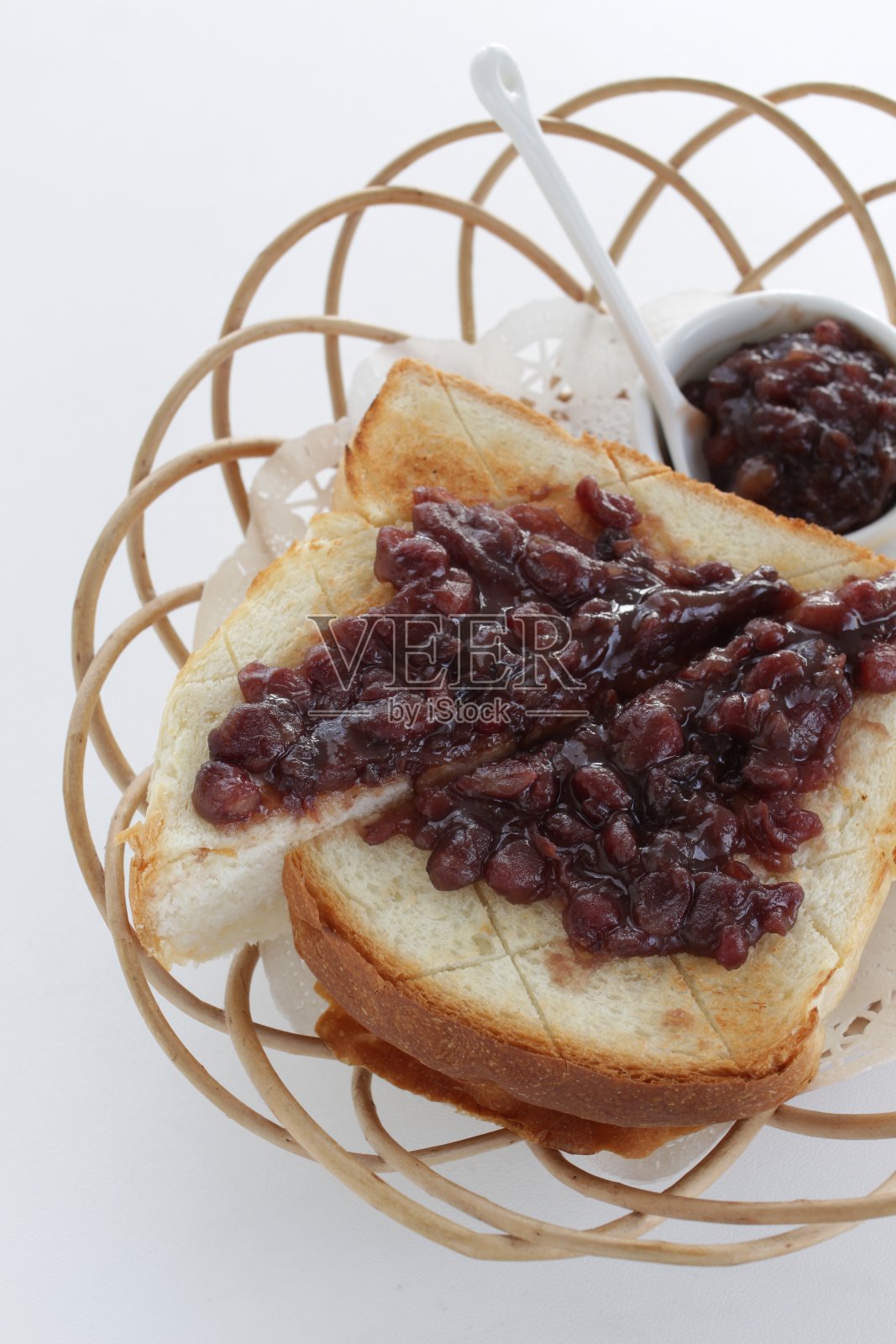 日本料理,红豆沙烤面包为甜早餐照片摄影图片