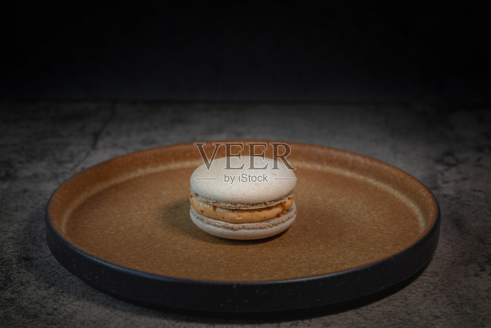 盘子,马卡龙,脆饼,法式甜点照片摄影图片