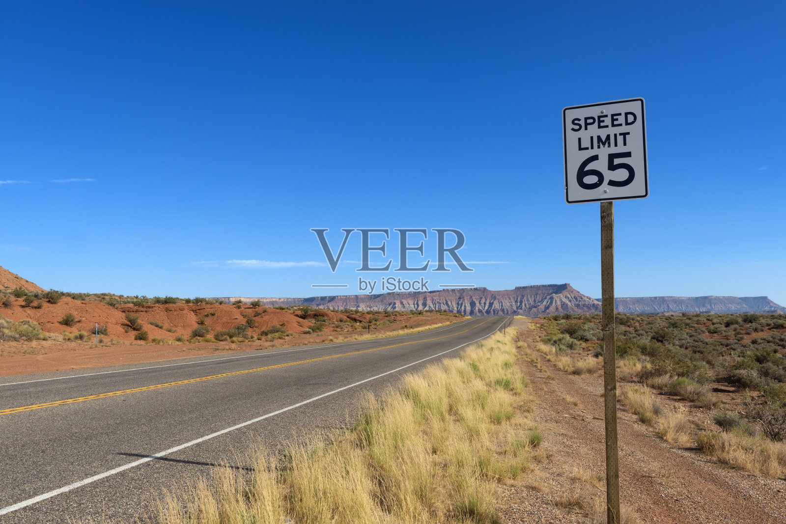 犹他州锡安国家公园附近的风景优美的道路照片摄影图片