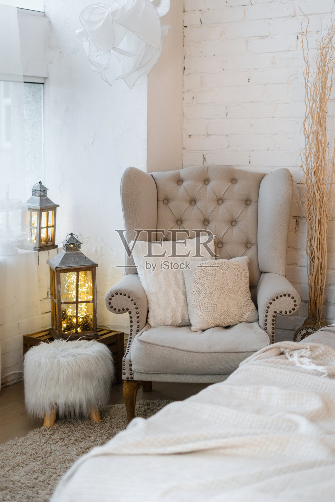 舒适的公寓,明亮舒适的室内设计照片摄影图片