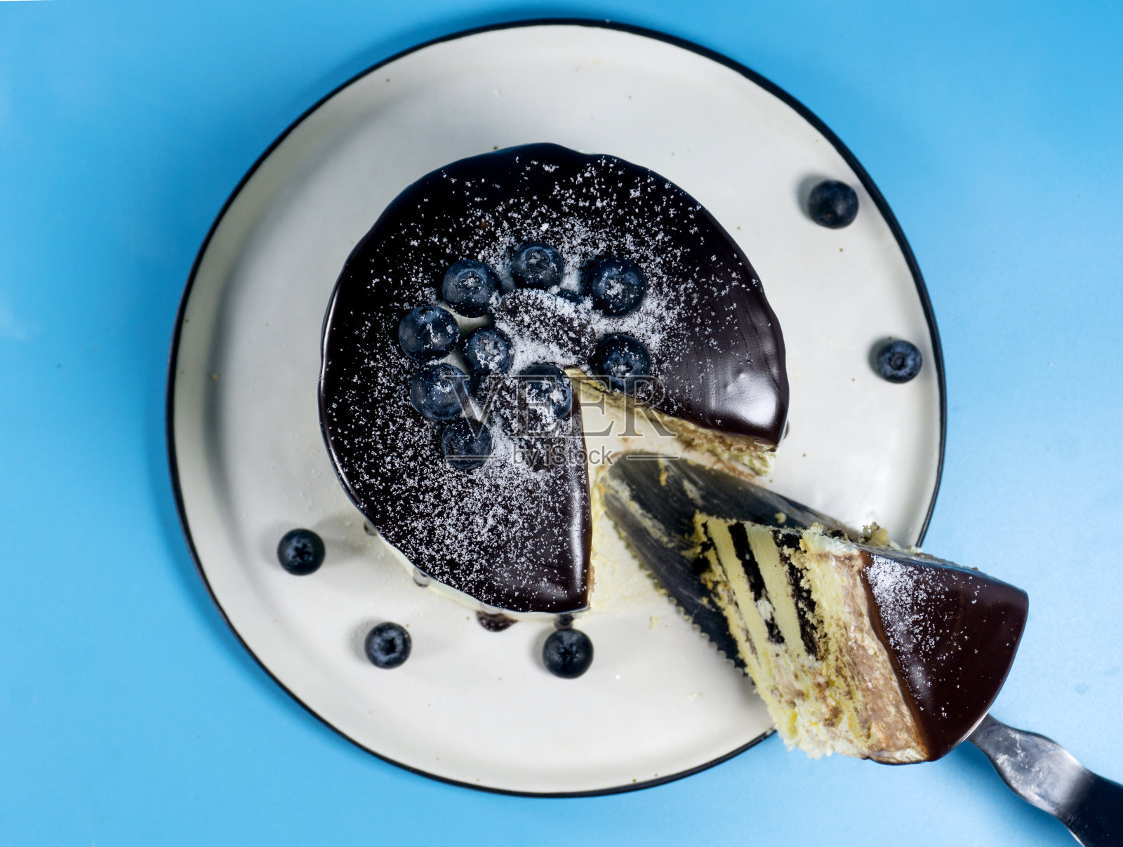 巧克力奶油蛋糕照片摄影图片