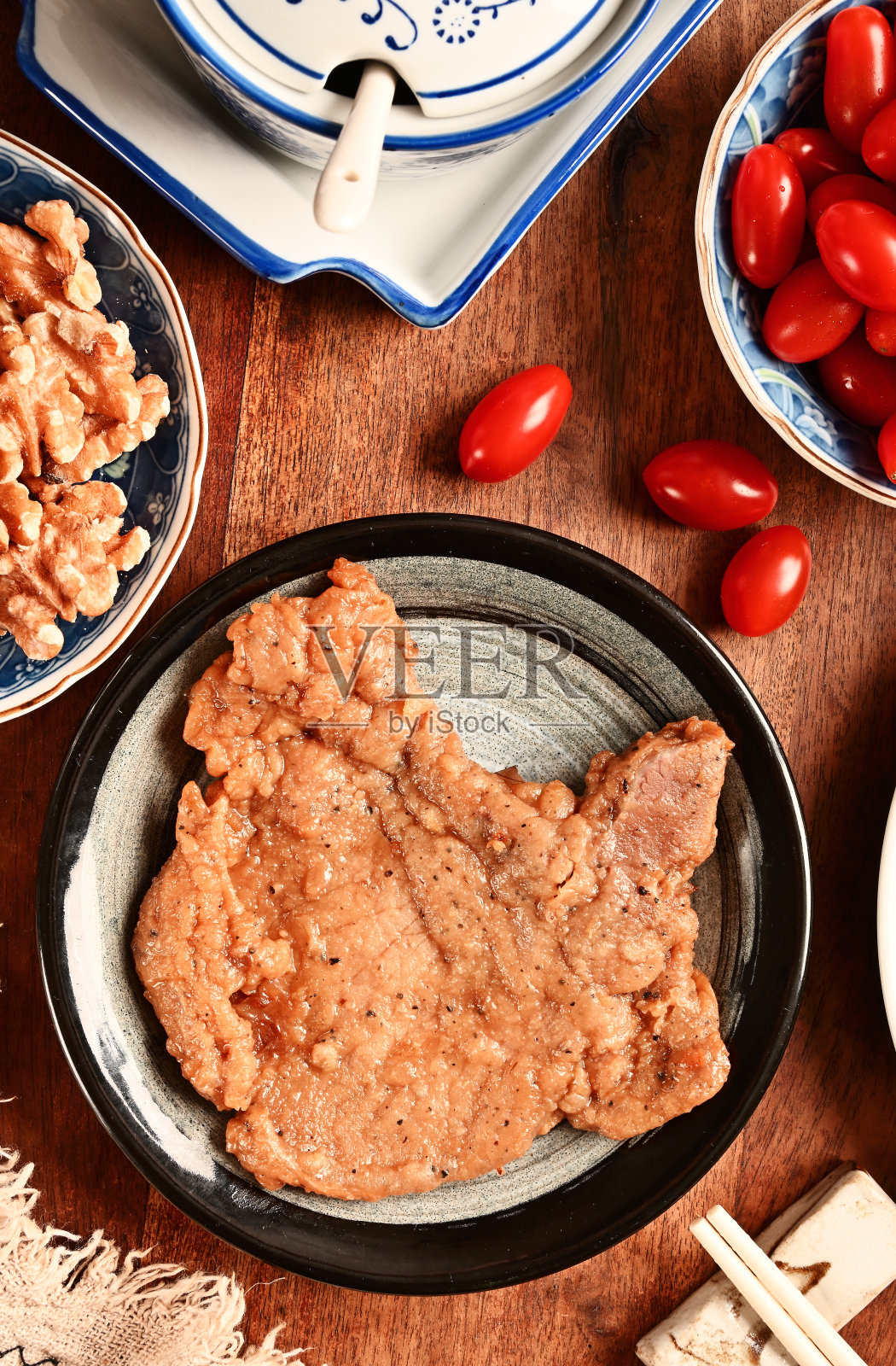 美味多汁的猪排照片摄影图片