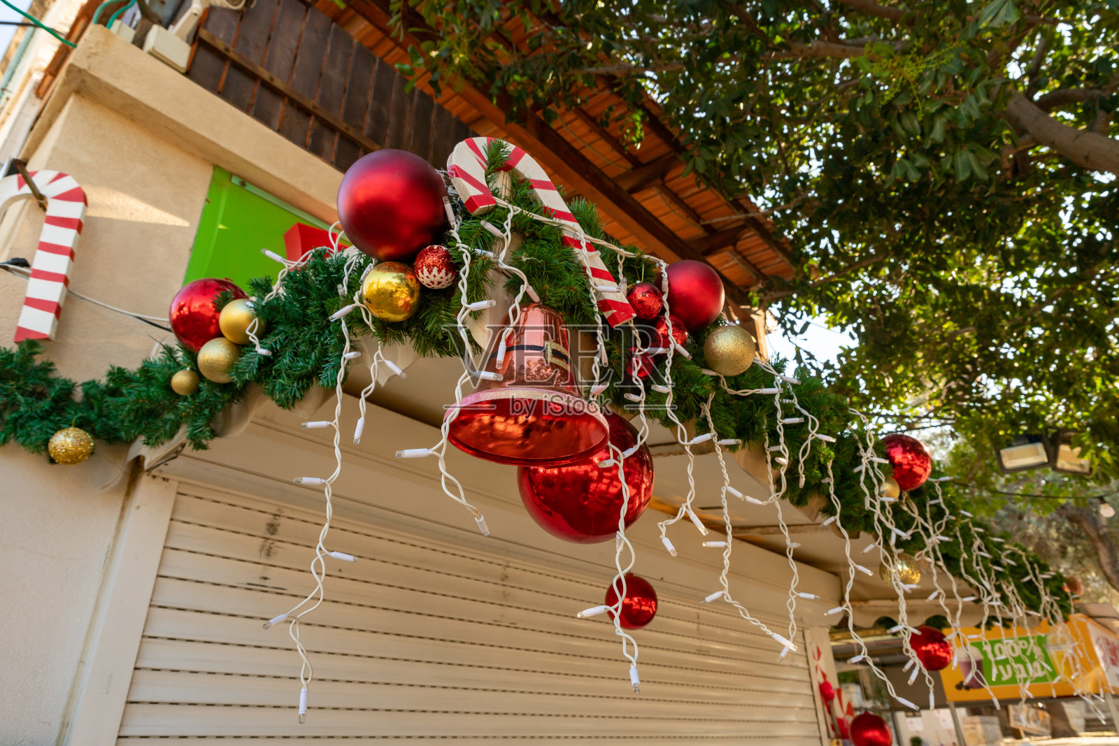 以色列北部海法本·古里安大道圣诞装饰照片摄影图片