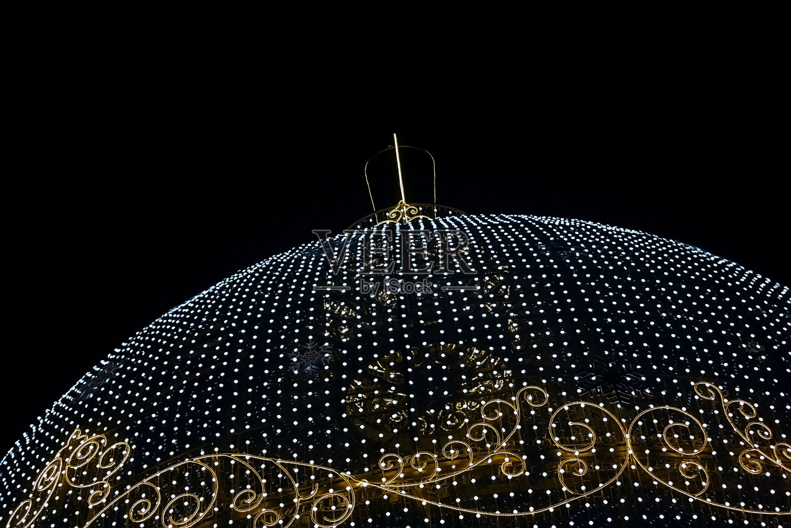 五彩缤纷的新年彩灯碎片照片摄影图片