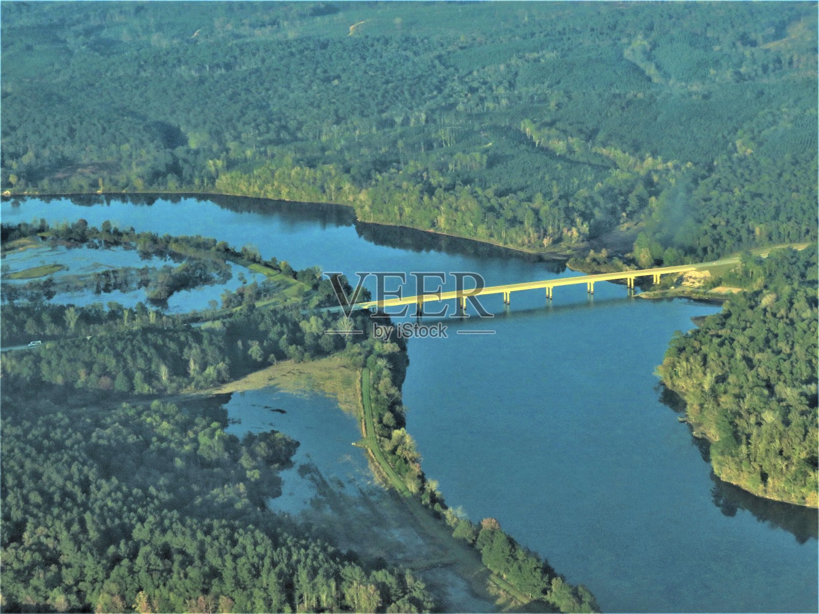 辛克莱湖大桥(1500英尺高)照片摄影图片