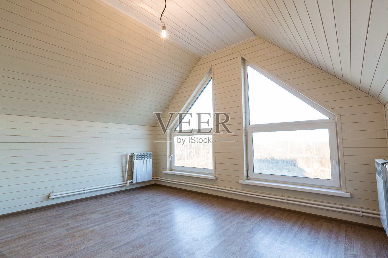 新建、改造后的空房。乔迁和新居的概念。照片摄影图片