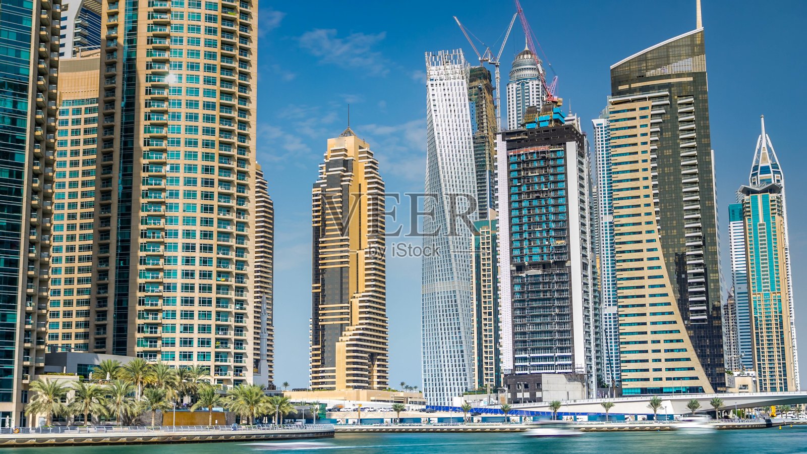 迪拜码头现代塔楼延时摄影照片摄影图片