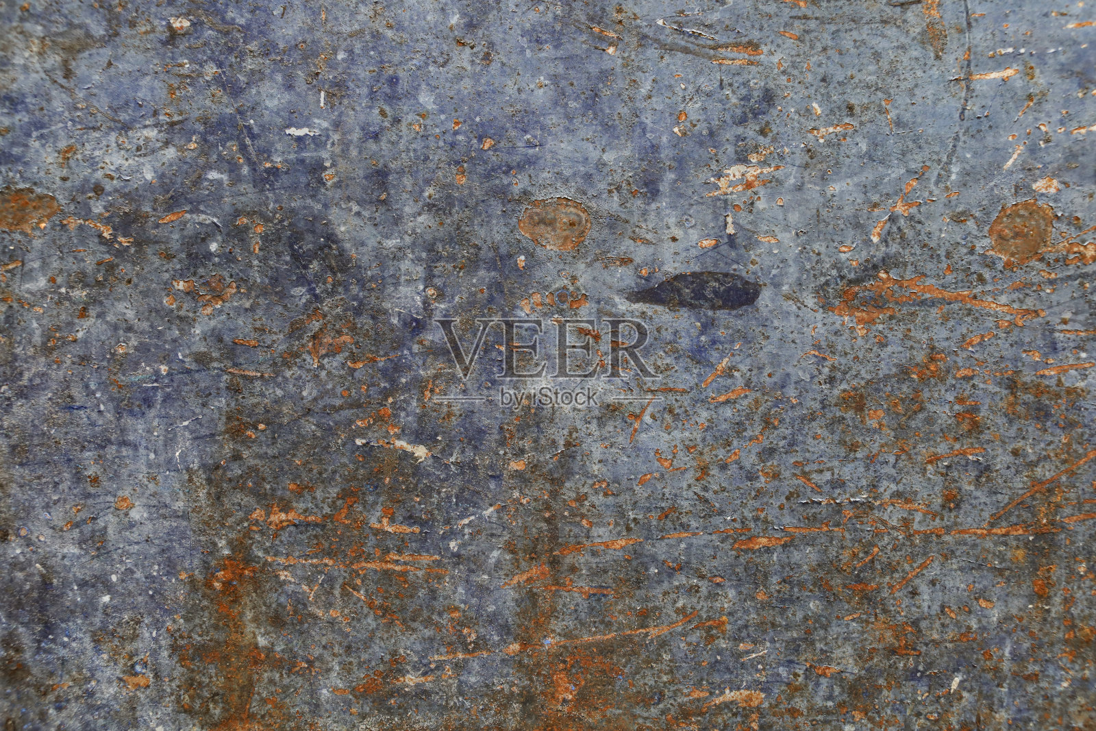 老锌纹理背景。有许多颜色的生锈金属板和部分颜色下降,可见生锈。照片摄影图片