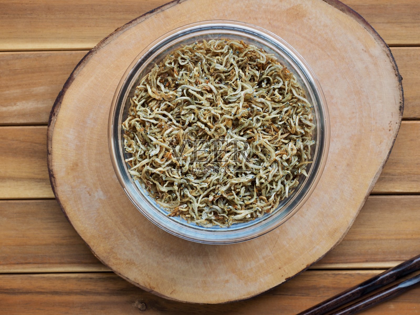 韩国料理凤尾鱼,小凤尾鱼,配菜照片摄影图片