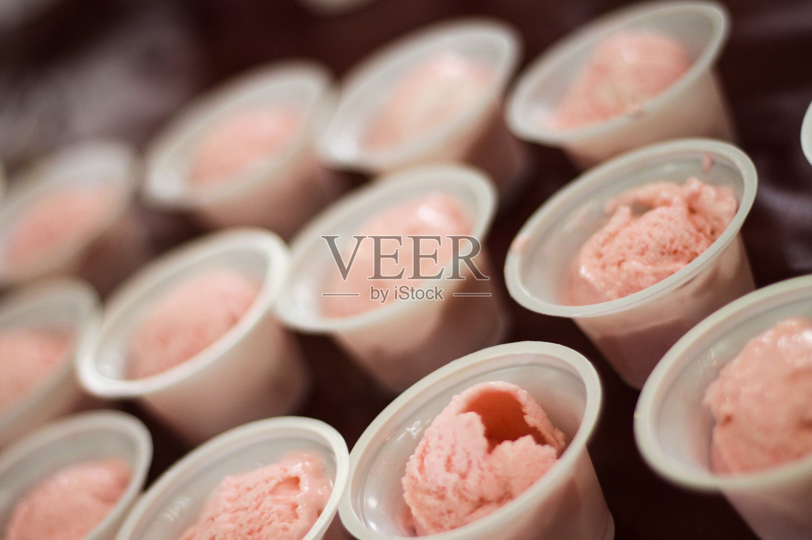 塑料冰淇淋照片摄影图片