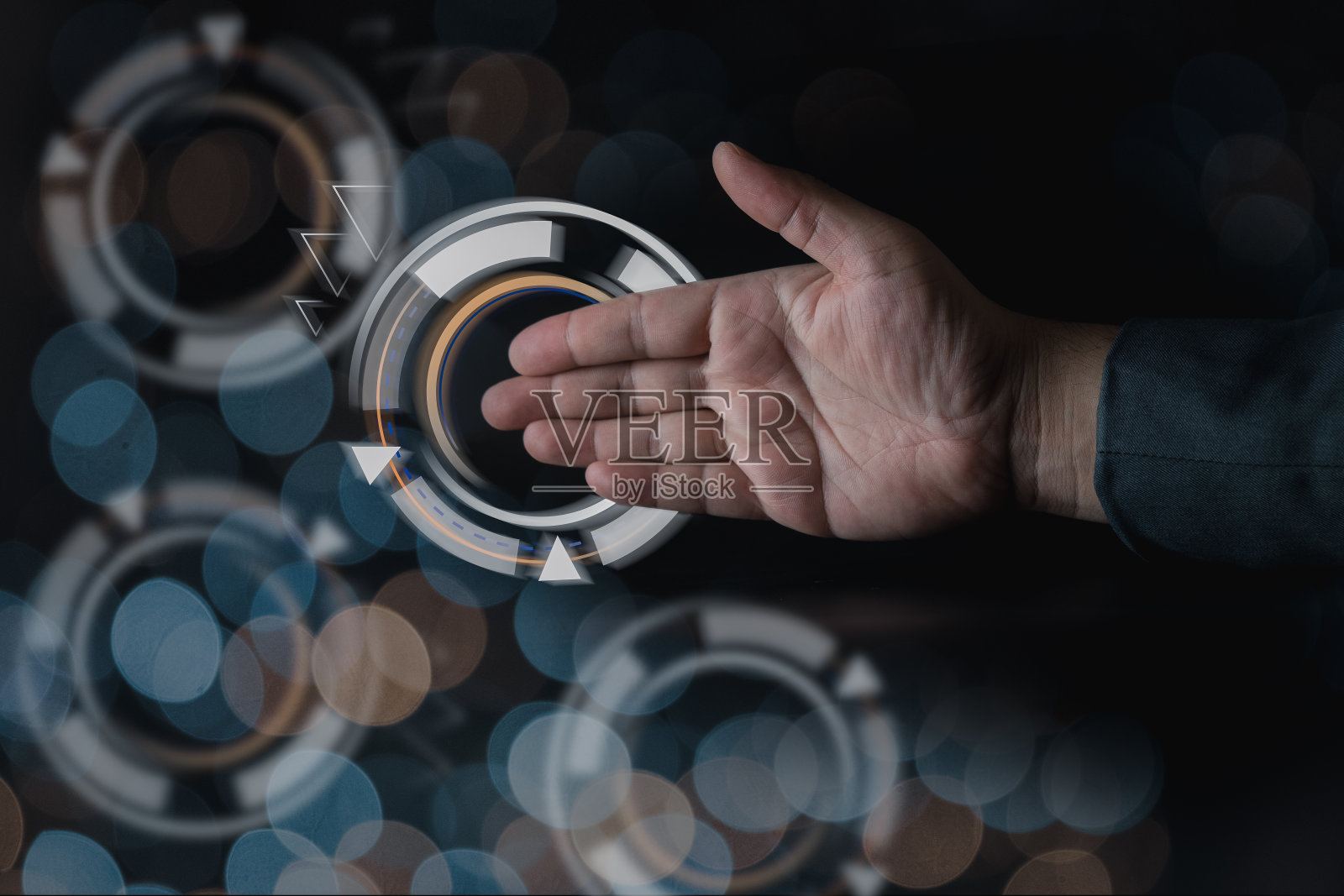 商人用图表连接背景伸出手。经营理念照片摄影图片