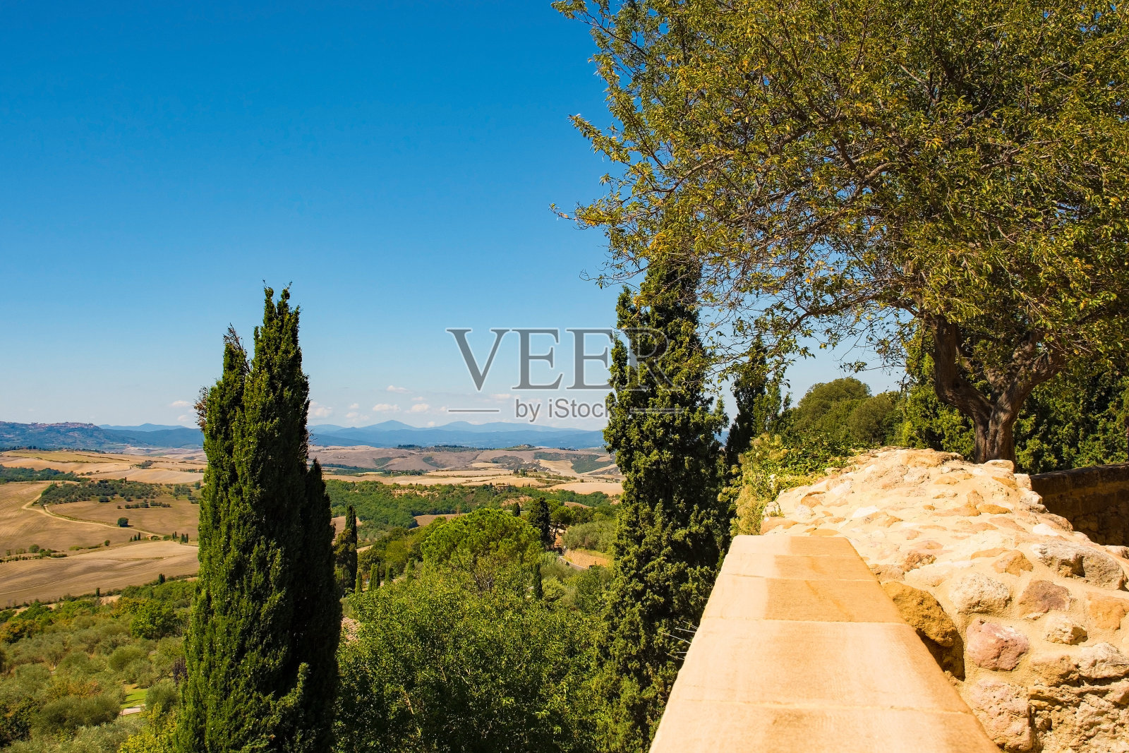 托斯卡纳的皮恩扎附近的风景照片摄影图片