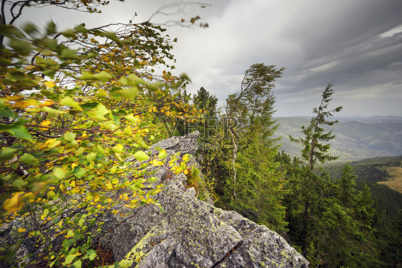 秋山彩虹照片摄影图片