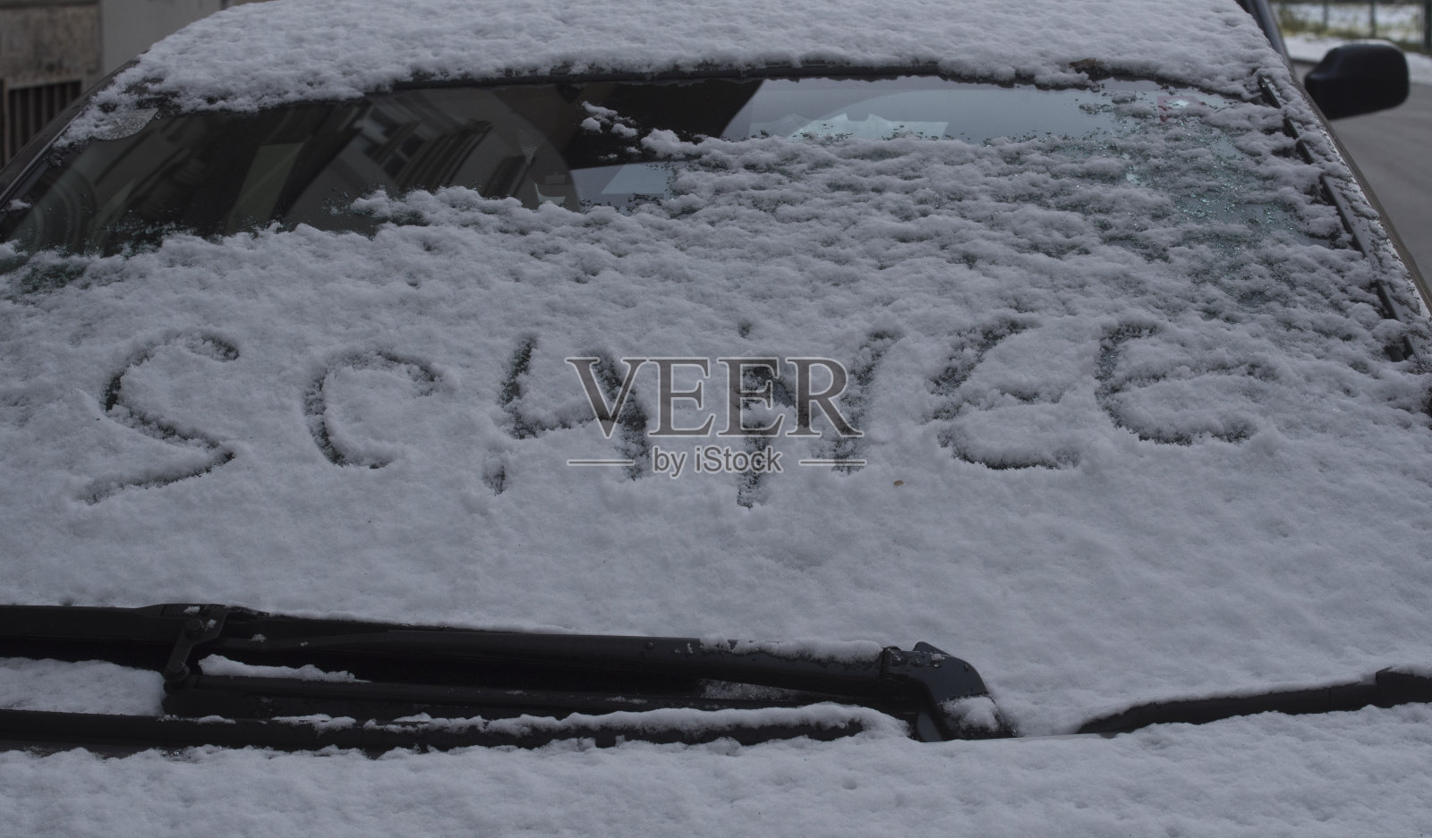 车和雪在冬天照片摄影图片